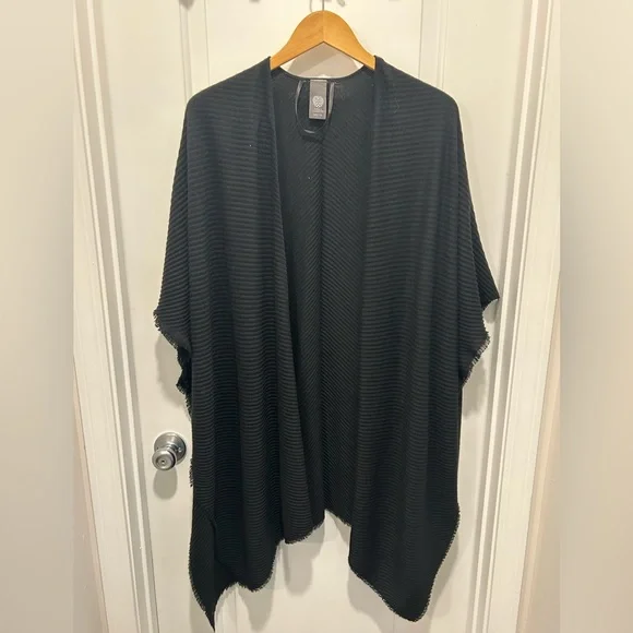 Vince Camuto Lightweight Knit Topper - Picture 3 of 5